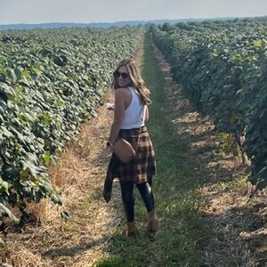 Meet your Posher, Alicia